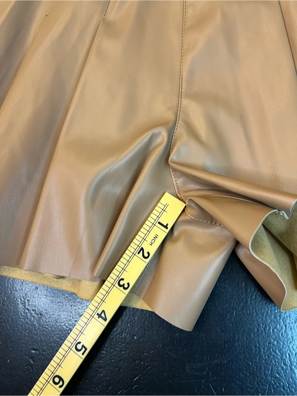 Entro Boutique NWT Tan Pleated Faux Leather High Waisted Shorts Sz S Trendy‎